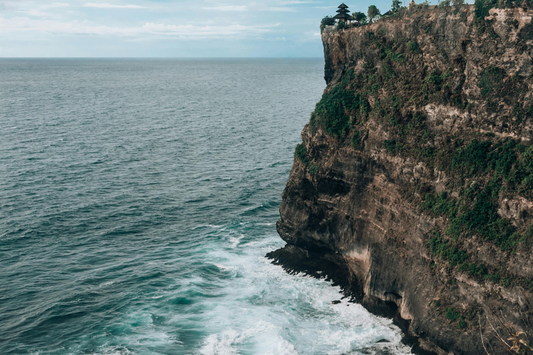 ULUWATU LUXE TOUR: Beaches, Cliffs, Temple, Fire Dance & BBQ ULUWATU LUXE TOUR: Beaches, Cliffs, Temple, Fire Dance & BBQ