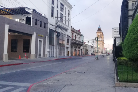 Descubre la ciudad de Guatemala - Tour en moto con aperitivos locales