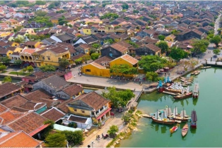 Port de Chan May : visite privée de la ville ancienne de Hoi An et du marbreVisite privée incluant : Guide - Déjeuner - Frais d'entrée