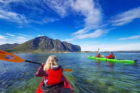 Bøstad: Kayaking Tour in Lofoten with Snacks