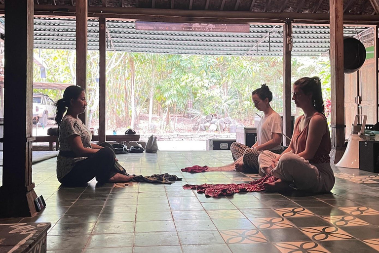 Atelier de danse javanaise avec le danseur du palais Kraton