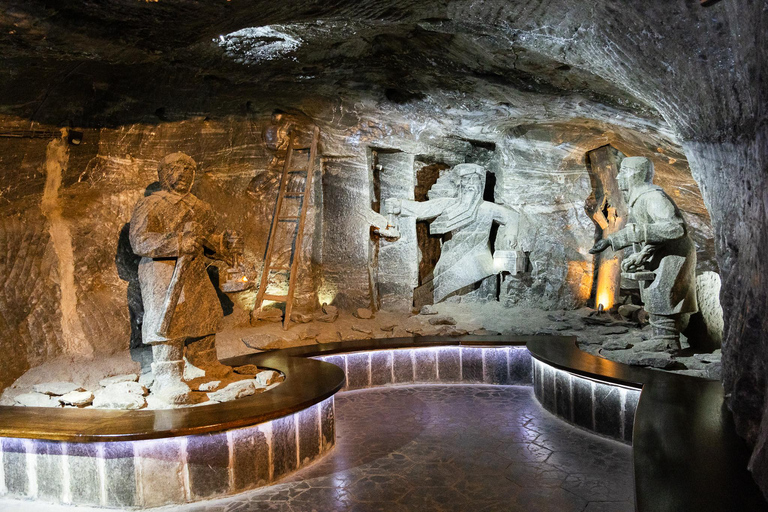 从克拉科夫出发：维利奇卡盐矿导览游（含接送服务）法语导览游（含酒店接送）