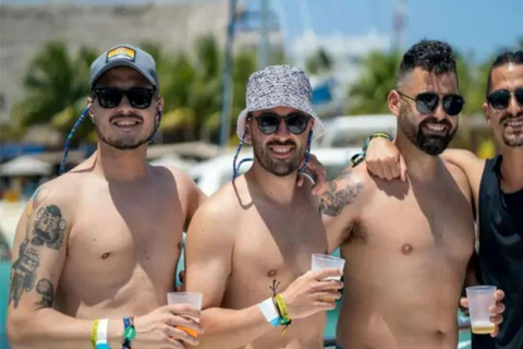 Cancun: Sunsations Catamaran Adults-Only Isla Mujeres