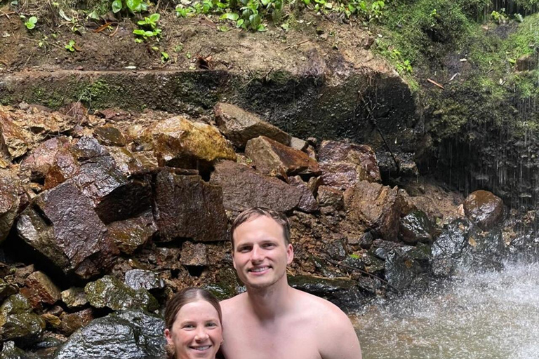 Tour delle sorgenti sulfuree e cascata di St LuciaTour in auto del vulcano e cascata di St Lucia Sulphur Springs