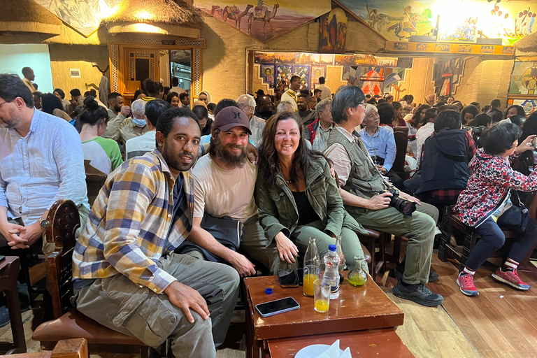 Z Addis Abeby: 2-dniowa wycieczka z przewodnikiem do Lalibeli i zakwaterowanie2-dniowa wycieczka do Lalibeli