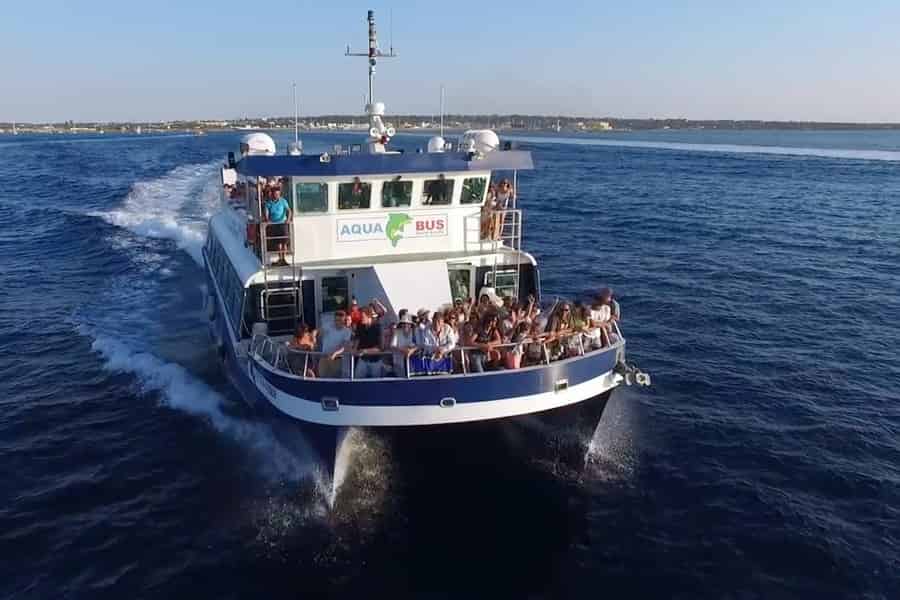 Playa d'en Bossa/Figueretes: Hin- und Rückfahrt mit der Fähre nach Formentera. Foto: GetYourGuide