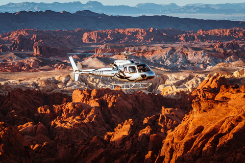 Las Vegas: Grand Canyon Heli Tour und Valley of Fire Landing