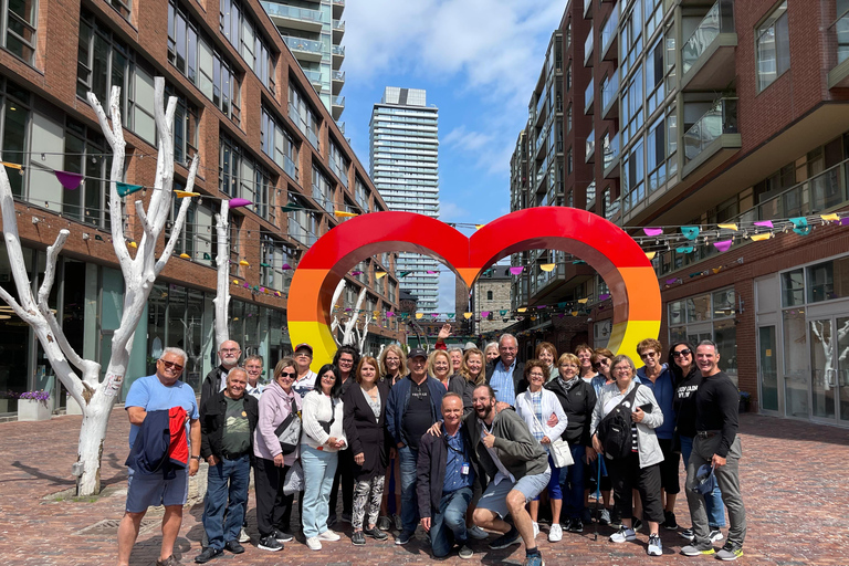 Toronto: Bus or Walking City Tour in English or French