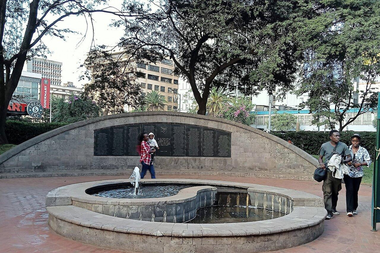 Nairobi: Walking Tour with Local Guide and Street Art