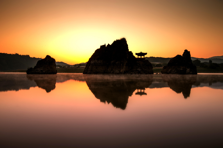 Seoul: tour di 2 giorni a Danyang con pick-up all&#039;aeroporto di IncheonHotel or airport pickup 1-night, 2-day UNESCO- Danyang tour