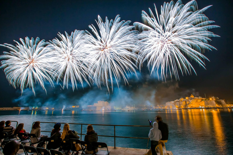 Sliema: Fernandes Fireworks Festival Cruise w/ Dinner+Drinks Without Transportation