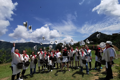 From Medellin: Coffee and Comuna 13 Tour with PRIVATE transportation From Medellin: Coffee Tour and Comuna 13 with PRIVATE transportation