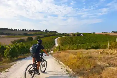 Recanati: discover the hills of infinity by E-Bike