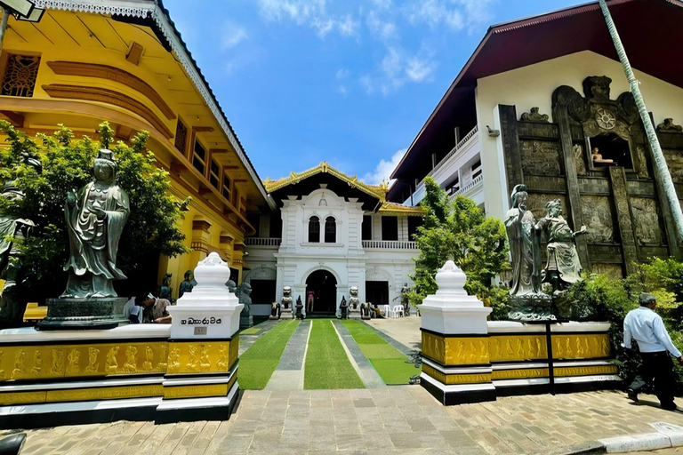 Colombo Religious Harmony Tour: Four Religions Four Cultures