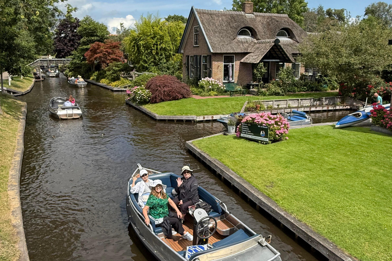 From Amsterdam: Giethoorn Small Group Tour with Boat Ride