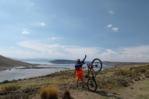Puno: Sillustani Tombs, Bike Tour - History and Nature