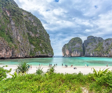 From Phuket: Phi Phi, Maya Bay, & Khai Islands Premium Trip