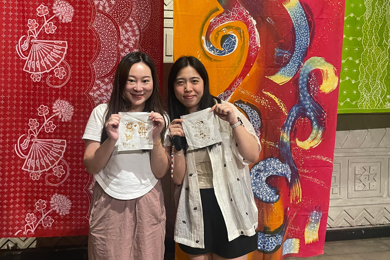 Jakarta: City Tour and Batik Workshop with Lunch
