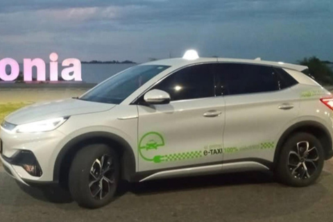 Colonia: Private Car Transfer to Plaza de Toros & Sign