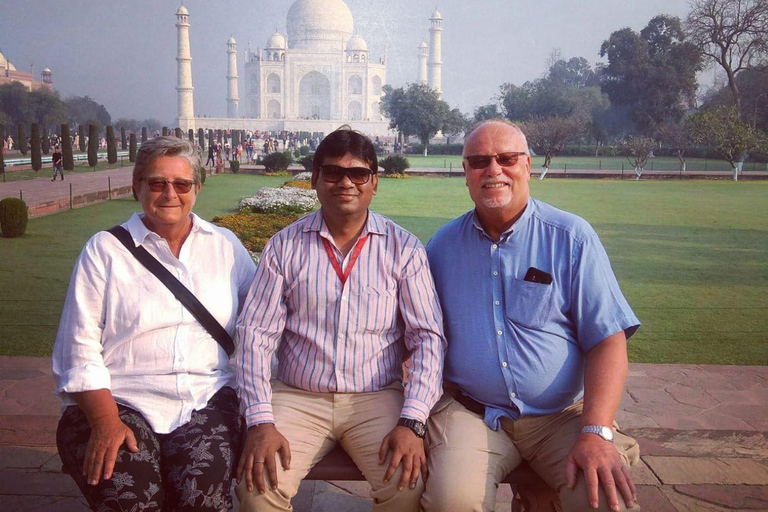 Deedar-E- Taj Mahal Zonsopgang Tour met Gids (Rondleiding met overnachting)