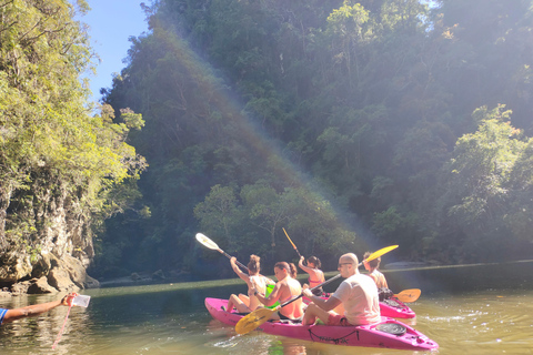 Krabi: Tidig fågel kajakäventyr vid Ao Thalane grupp av 10Krabi: Tidig fågelkajak vid Ao Thalane (grupp om högst 10 personer)