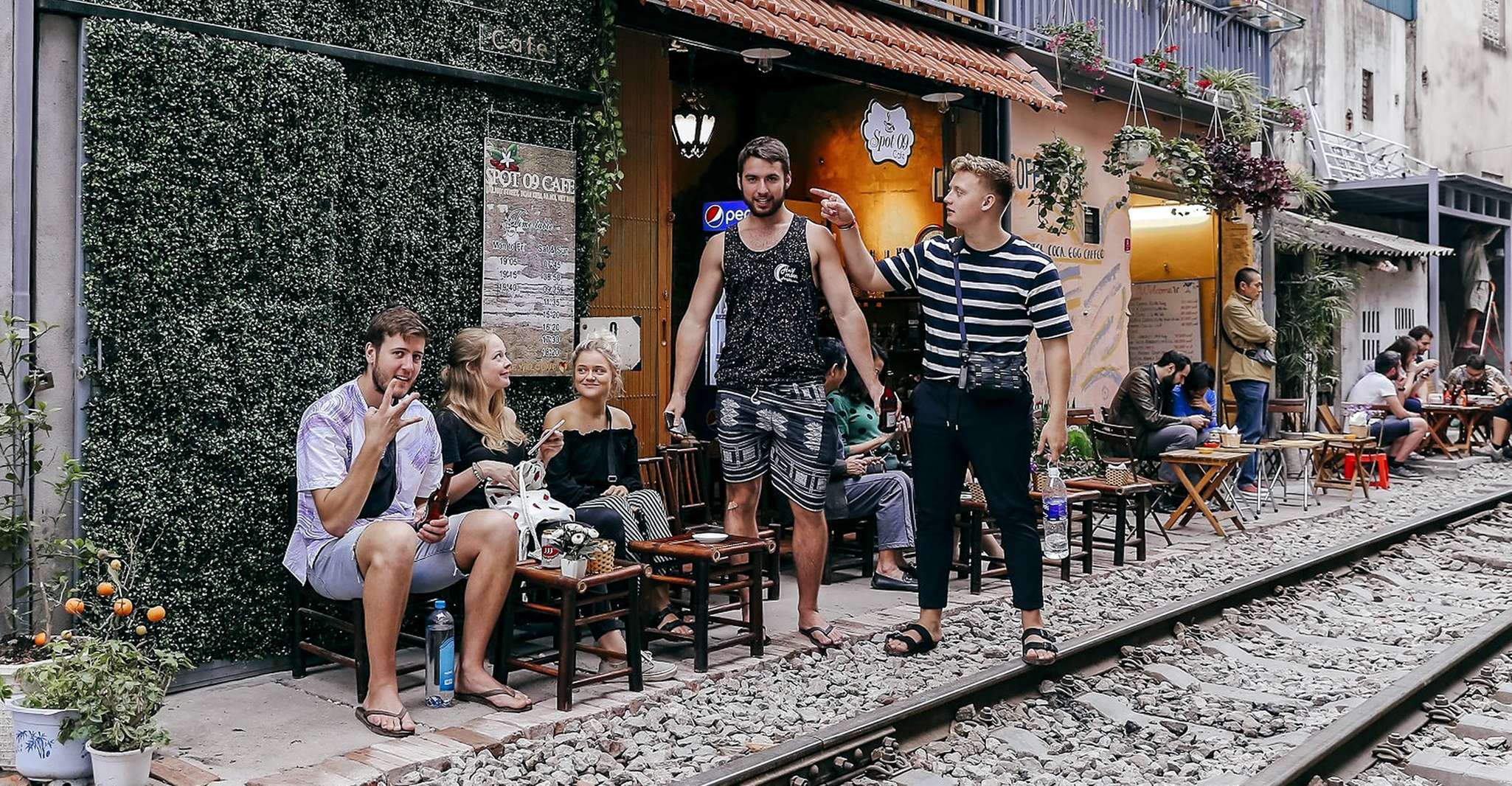 Hanoi Food Tour avec la visite de la rue du train - Hizvo