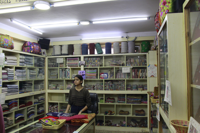 Kathmandu: Meeting Female Artisans and Shopping Experience Private