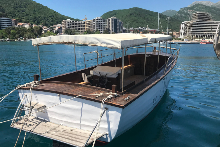 Budva: Passeios de barco Mariolo - passeio panorâmico de 3,5 horas