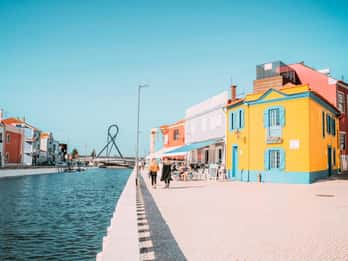Aveiro: Walking and Boat Tour, Ovos moles & Colorful Ribbons
