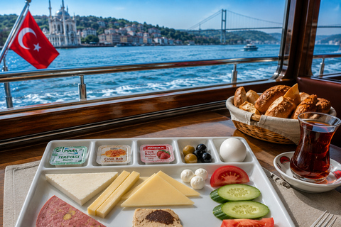 Istanbul: 3-Hour Bosphorus Cruise with Turkish Breakfast