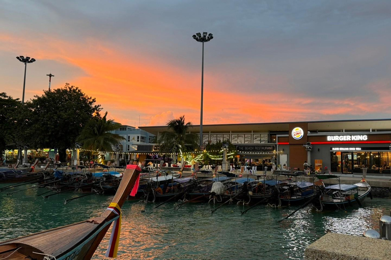 Phi Phi: Passeio ao pôr do sol na Baía de Nui com Plâncton em barco de cauda longa