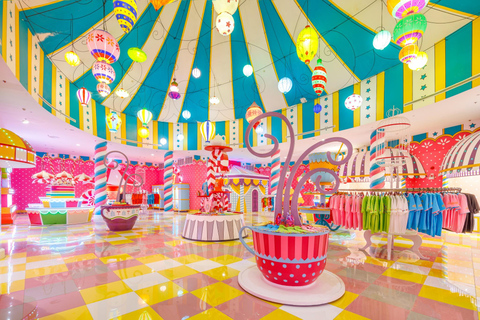 From Khao Lak: Carnival Magic Phuket Ticket with Transfer Royal Seat with Dinner