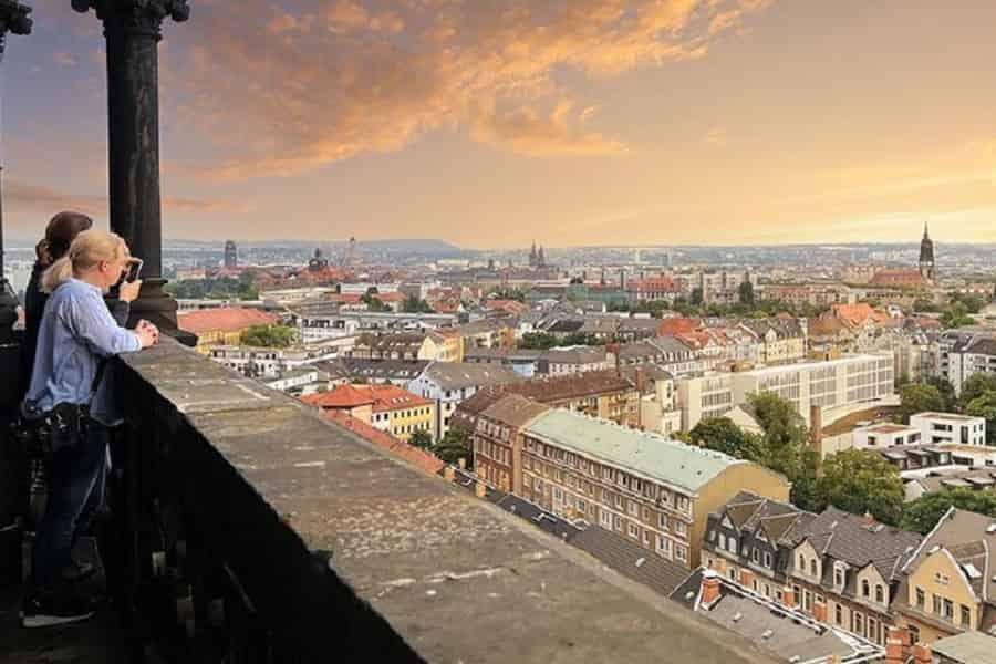 Dresden: Neustadt Vibes – Dresdens kreatives Viertel am Abend erleben. Foto: GetYourGuide