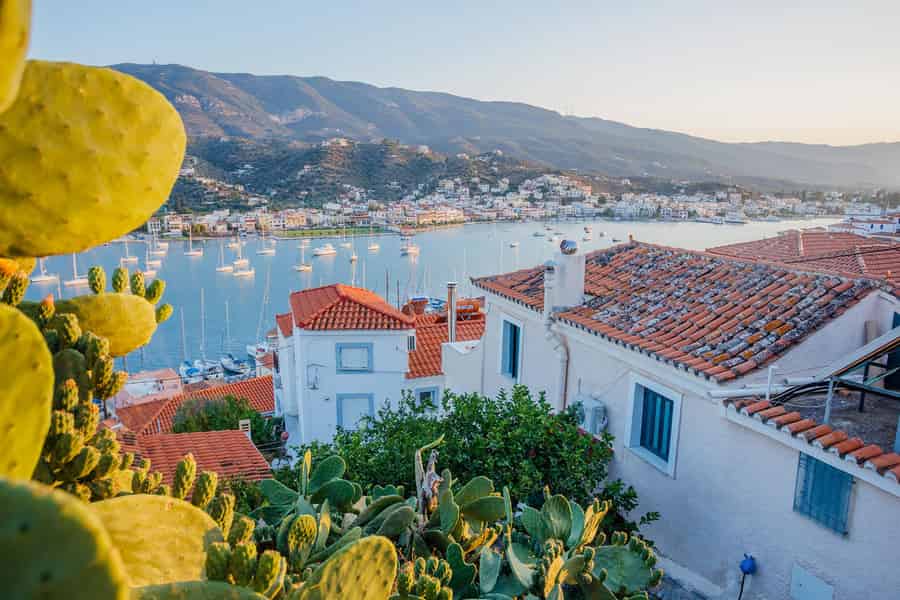 Insel Poros: Tagestour ab Athen mit Schwimmen. Foto: GetYourGuide Insel Poros: Tagestour ab Athen mit Schwimmen. Foto: GetYourGuide