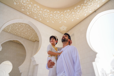 Ab Dubai: Halbtagestour zur Scheich-Zayid-Moschee Abu DhabiHalbtägige Gruppentour auf Englisch