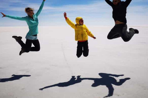 Från Puno: Uyuni Salt Flat två dagars upptäcktsfärd med en kvällstur