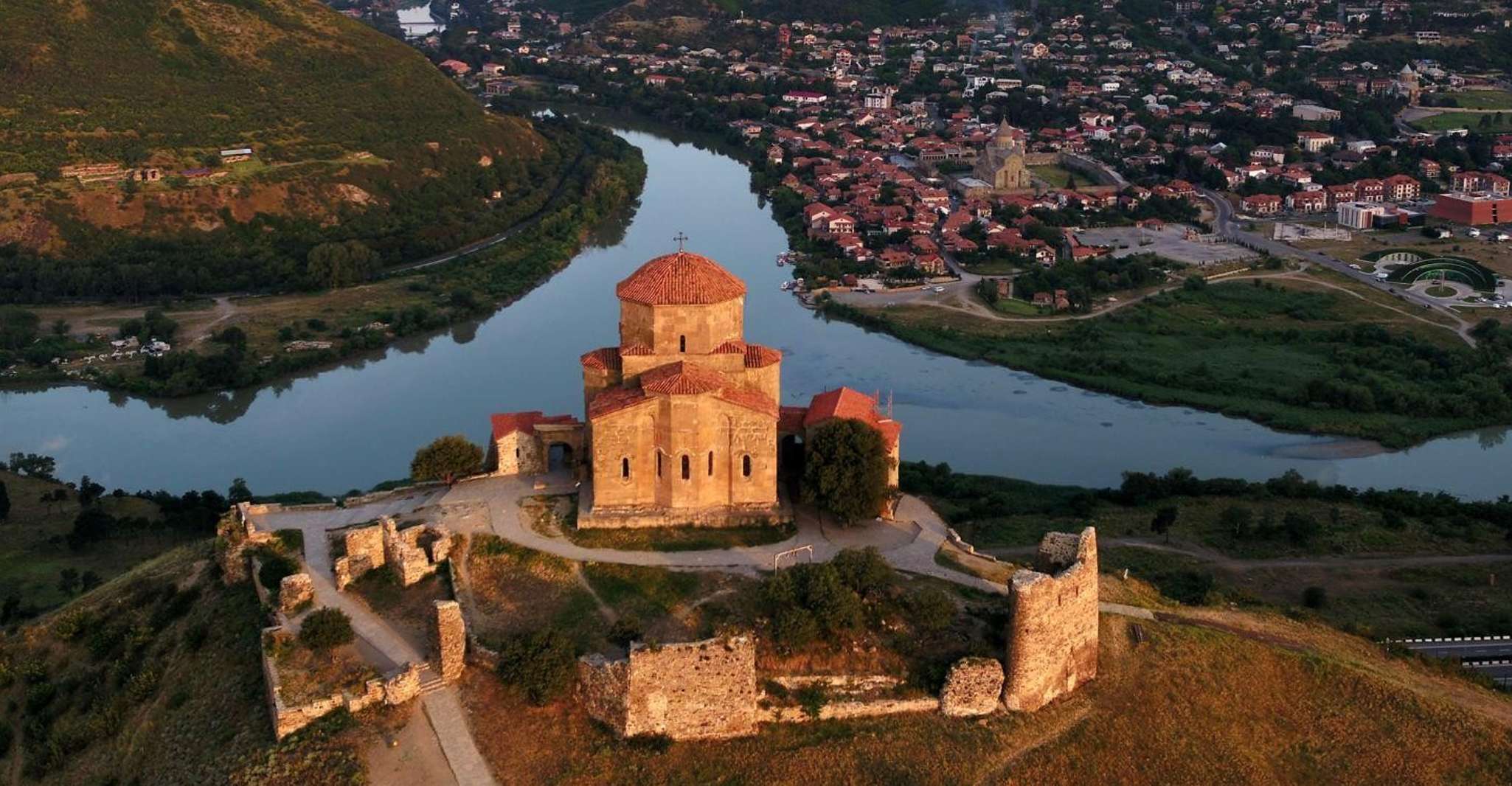 Mtskheta-Jvari, Gori and Uplistsikhe from Tbilisi - Housity