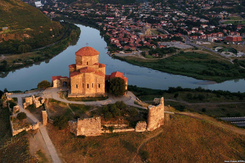 Mtskheta-Jvari, Gori und Uplistsikhe von Tiflis ausTour nach Mtskheta, Gori und Uplistsikhe mit einem Guide