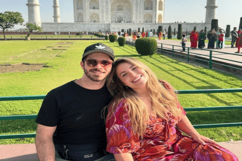 De Deli: Visita ao Taj Mahal e ao Forte de Agra de carro com guia de turismoCarro + Guia + Tickets de entrada