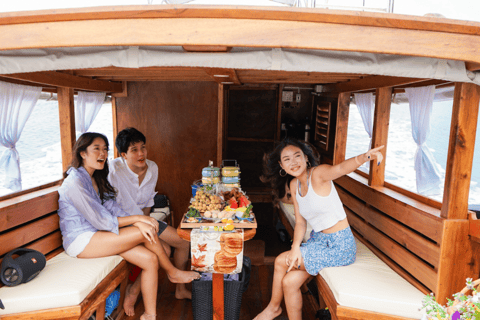 Phuket : Excursion privée de luxe en bateau à longue queue dans la baie de Phang NgaProgramme A