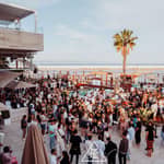 Barcellona: festa in piscina al beach club con DJ