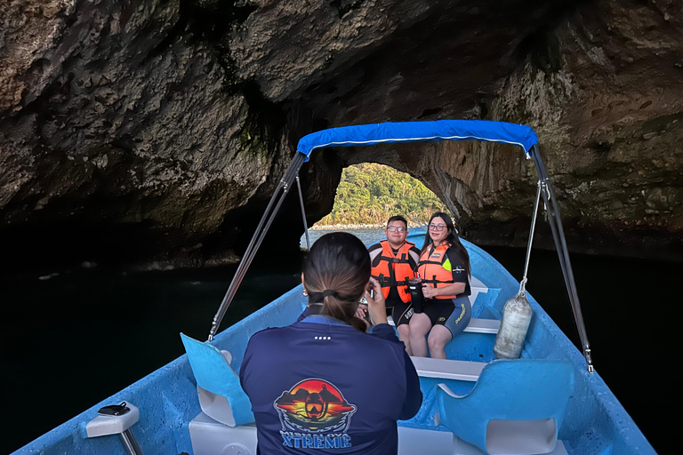 Excursion en bateau au coucher du soleil et à la découverte des bioluminescences aux îles Los Arcos