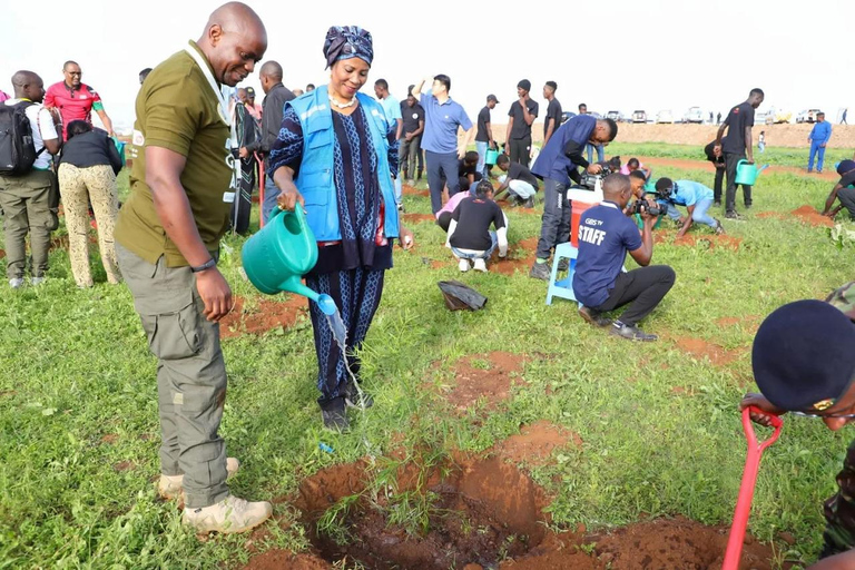 Nairobi: Tree Planting Experience with Hotel Pickup