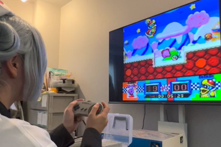 Tokyo: Akihabara Retro Gaming Experience with Androids