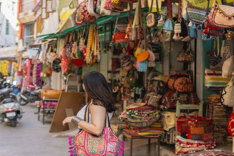 Delhi: Guided Shopping Tour Experience With Expert Female