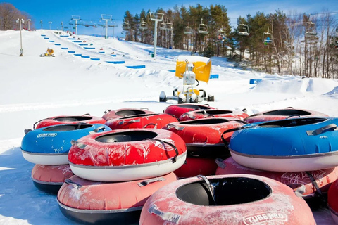 Toronto: Avventura in tubing sulla neve in camper