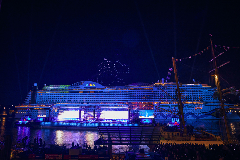 Hamburg: Light & Firework Show Port Aniversary from Boat Passenger Ship Experience