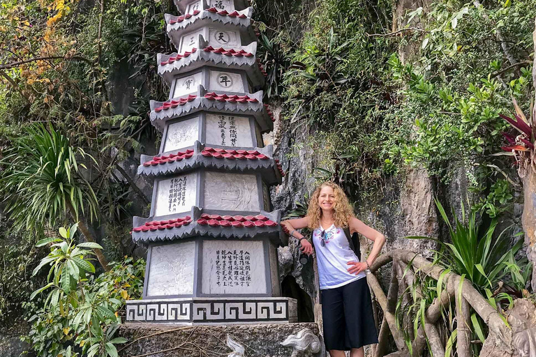 Marble Mountain &amp; Hoi An Ancient Town Tour in kleine groepMiddag met lunch, boottocht en lattern vrijlaten