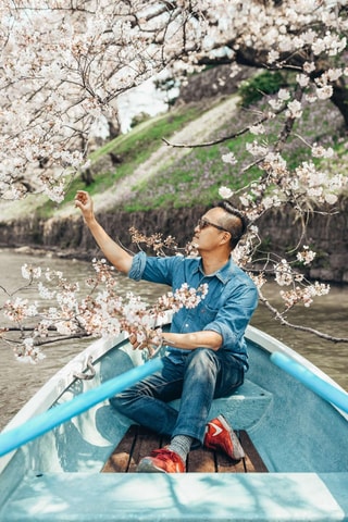 Tokyo Cherry Blossom Walk & Boat Ride Experience