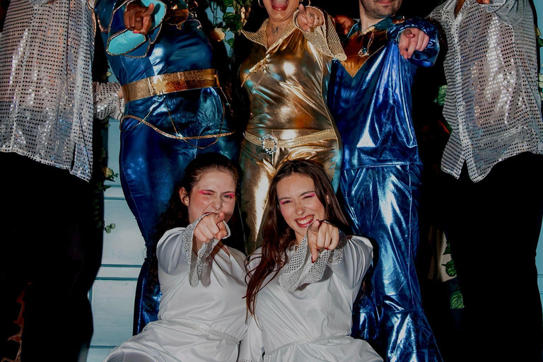 Lisbon: Mamma Mia Station Dinner Show with Drinks